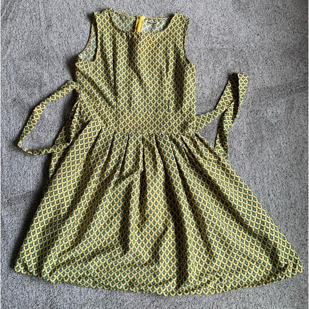 Tramp Brand Women's Sleeveless Dress W/Tie‎ Yellow Peacock Lightweight Medium